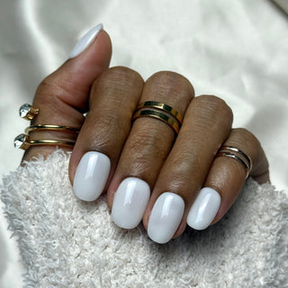 Blanc Perle de Lait - Ovale Court - Mella Nails