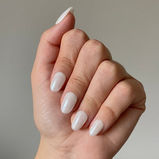 Chrome Blanc Perle de Lait - Ovale Moyen - Mella Nails