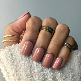 Marron Noisette Précieuse - Carré Court - Mella Nails