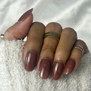 Marron Terre d’Orient - Ovale Moyen - Mella Nails