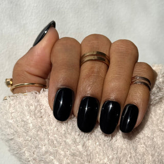 Noir Obsidienne - Ovale Moyen - Mella Nails