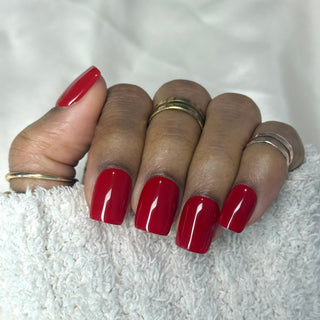 Rouge Cerise Gourmande - Carré Court - Mella Nails